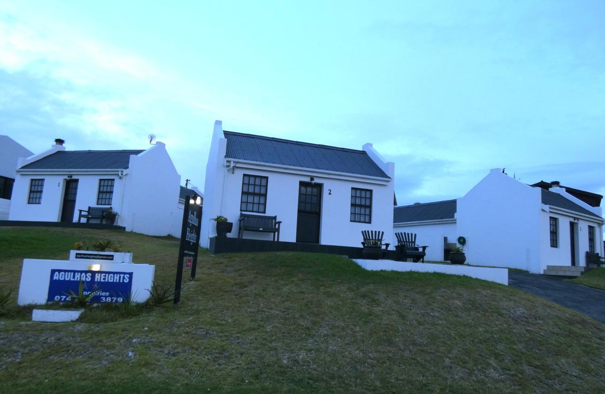 Agulhas Heights Self-Catering Cottages エクステリア 写真